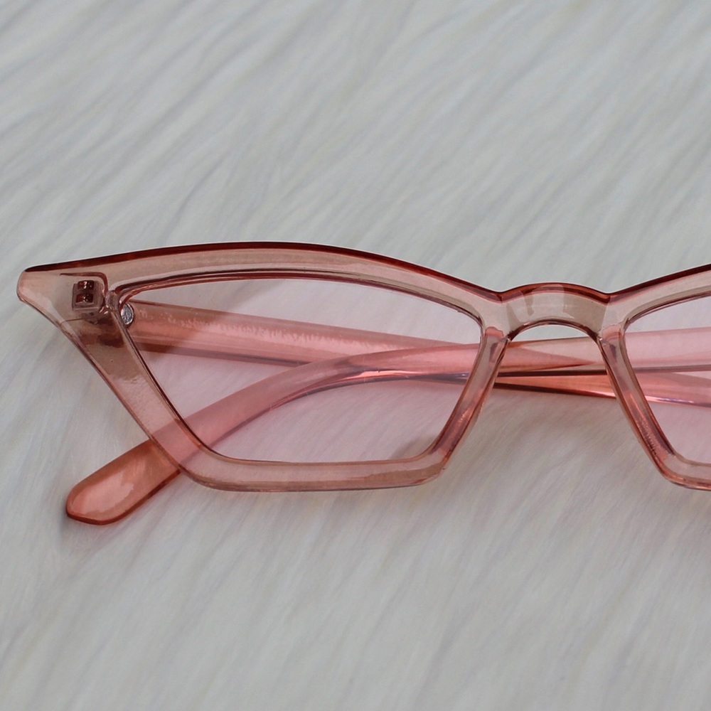 5/$25♥️ Cat eye pink/nude Clear Lucite glasses - Picture 7 of 8